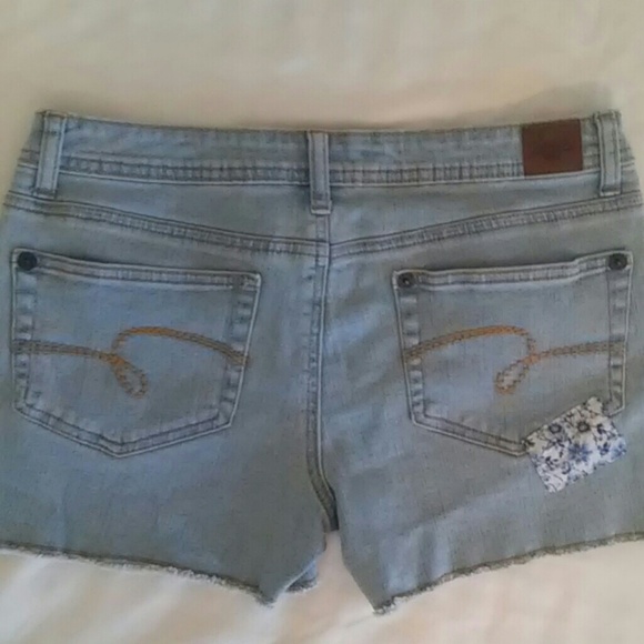 Shorts - Picture 2 of 3